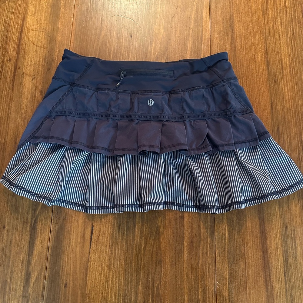 RARE Lululemon Pace Setter Skirt Inkwell Wagon Stripe Navy Blue Size 6